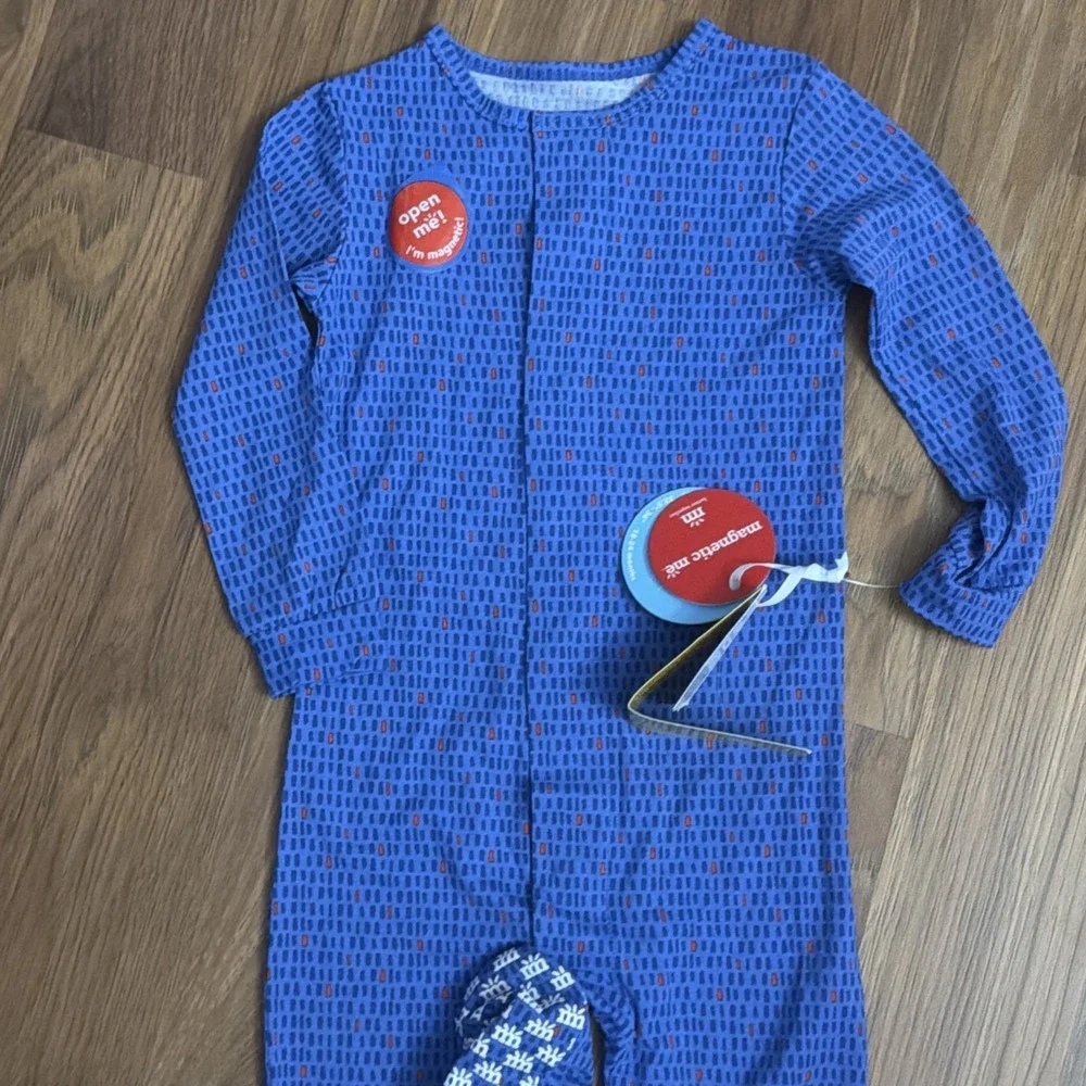 NWT Magnetic Me Baby Boys 18-24 Months Roarsome Dots Footed Sleeper Pajamas